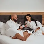 Chalaalets لا ان دير تيا