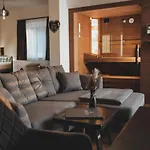 Chalaalets لا ان دير تيا